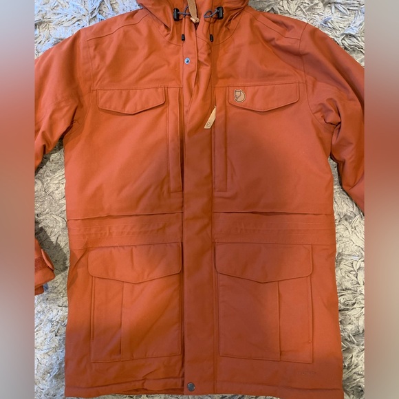 FJALLRAVEN MENS NWT NUUK JACKET. Size MEDIUM - Picture 15 of 16